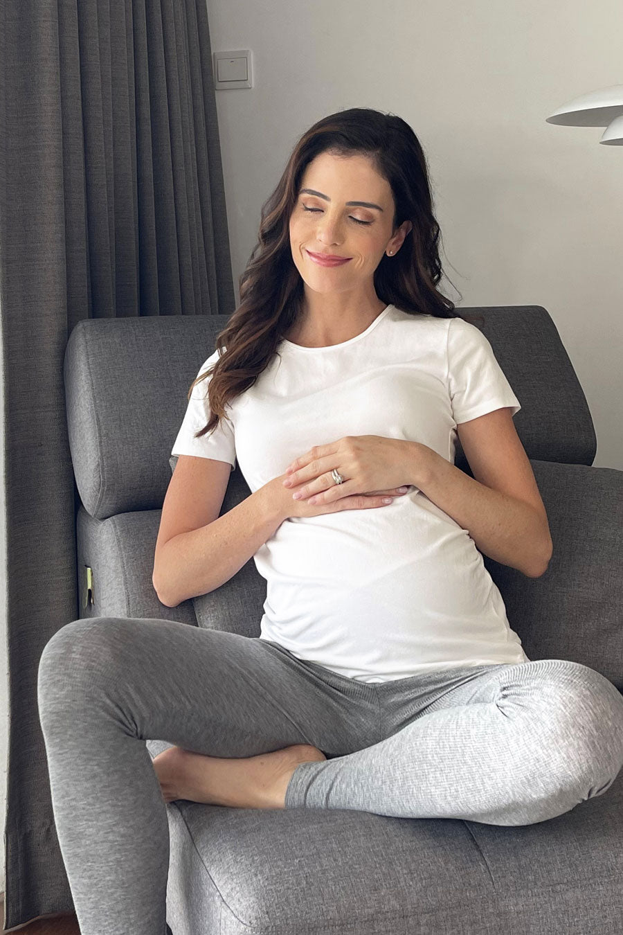 White Perfect Fit S/S R-Neck Maternity Top