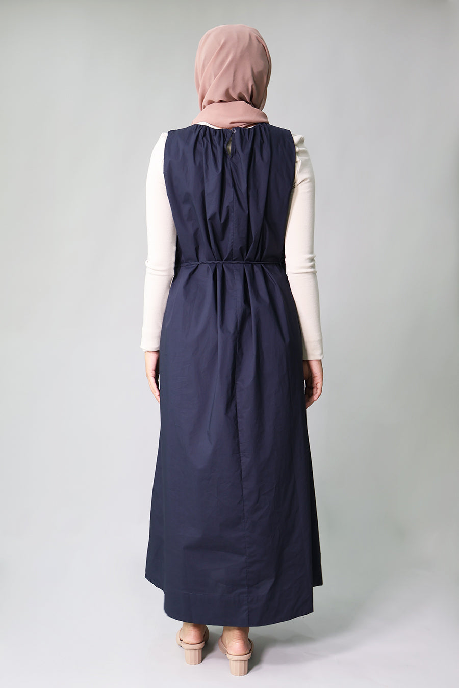 Sleeveless Long Dress with Waist Tie