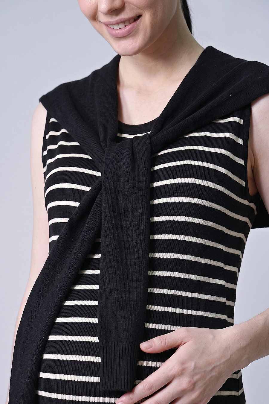 detachable scarf on pregnancy dress