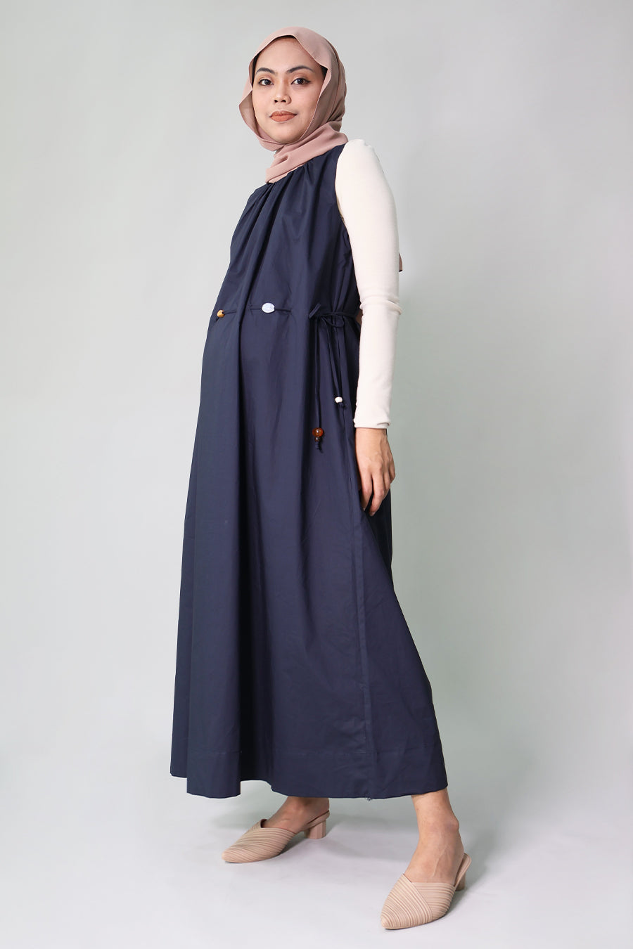 Sleeveless Long Dress with Waist Tie