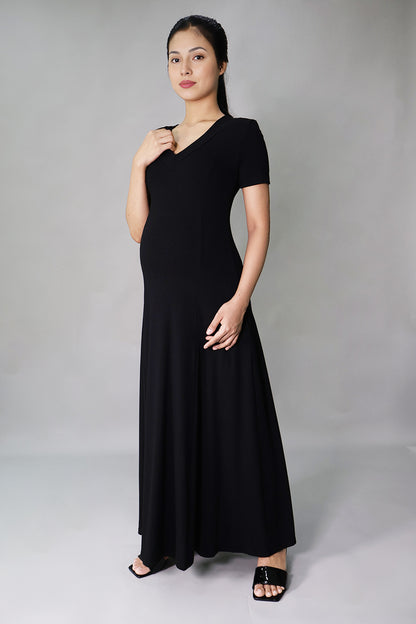 black short sleeve knit maternity long dress side view